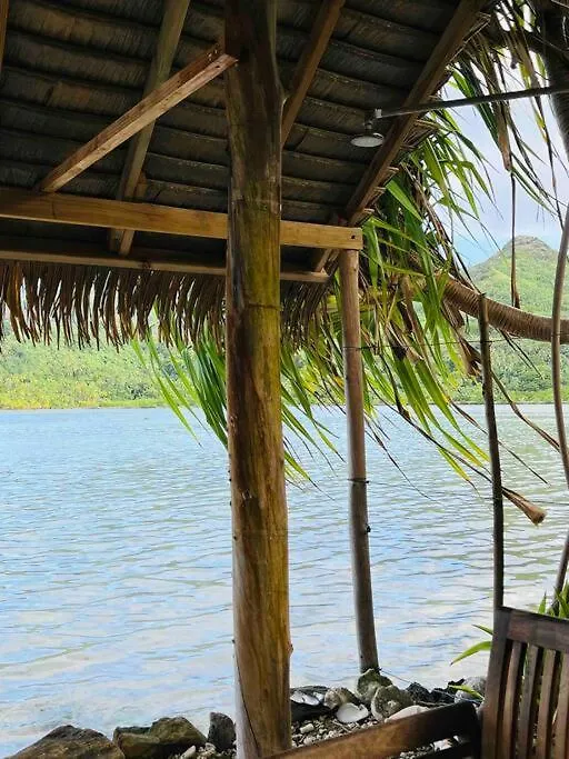 Blue Coral House, Luxury Waterfront Villa Maroe