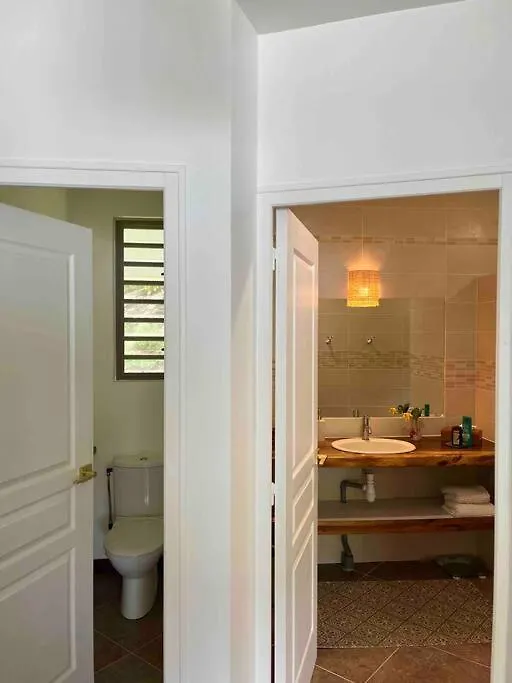 Blue Coral House, Luxury Waterfront Villa Maroe