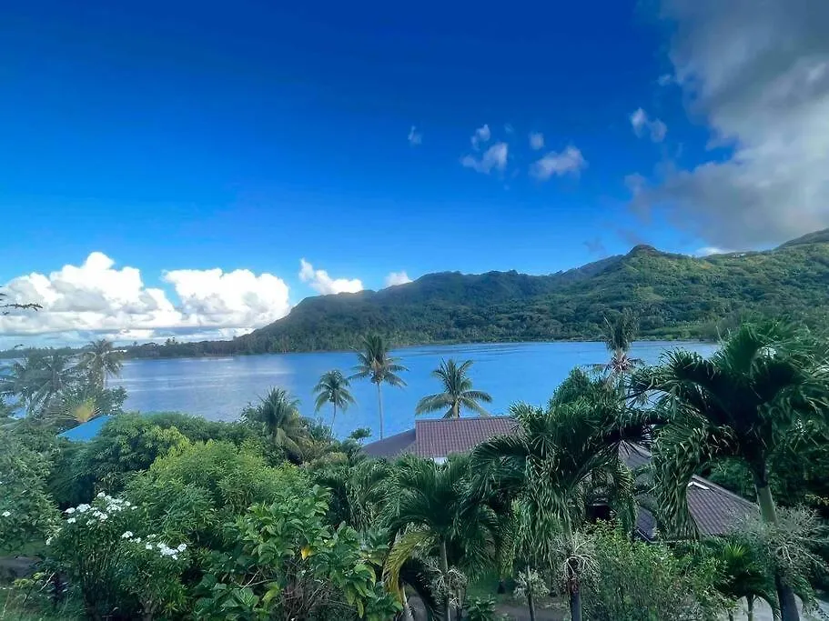 Blue Coral House, Luxury Waterfront Villa Maroe 0*,  French Polynesia