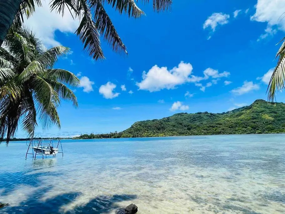 Blue Coral House, Luxury Waterfront Villa Maroe